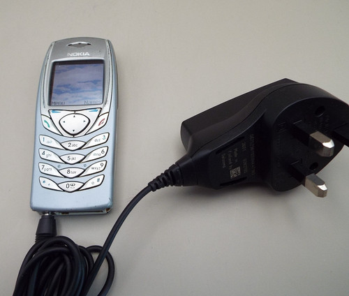 Nokia 6100 retro mobile phone - nokia,